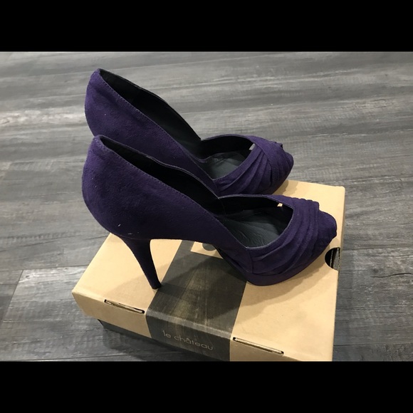 Le Château Deep Purple Suede Heels - Size 8.5 - Picture 3 of 4